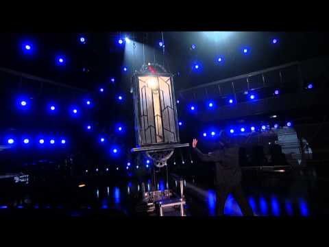 Taylor Swift Appears via David Copperfield - 2009 ACM Awards