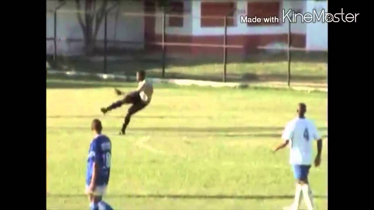 Melhores momentos do goleiro Bruno Dias.