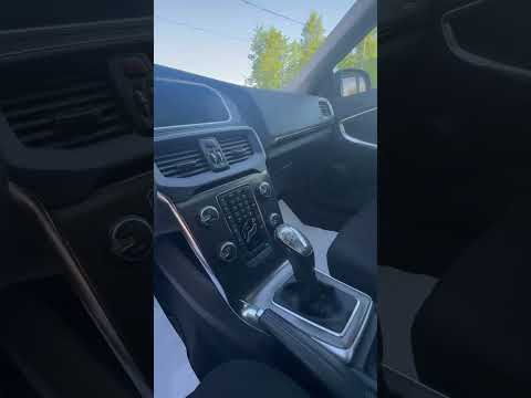 фото volvo v40 ii 0