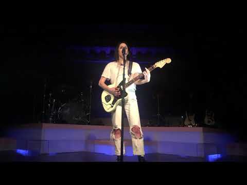 K.Flay - Fuck and Run live (Liz Phair cover)