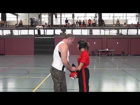 2013-07-13 BM-Kickboxen - Angelique Maschl Halbfinale LK-Newcomer in Ebern - Sugambrer Fightclub