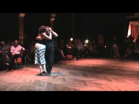  Monica Paz  is  dancing  to  Carlos di Sarli
