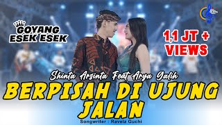 Download lagu Sayup Sayup Ku Mendengar - Berpisah di Ujung Jalan - Shinta Arsinta ft Arya Galih (OMV) mp3 Download lagu Sayup Sayup Ku Mendengar - Berpisah di Ujung Jalan - Shinta Arsinta ft Arya Galih (OMV) mp3