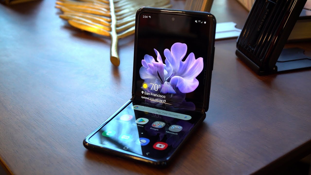 Samsung Galaxy Z Flip: Flip Phones are Back in a Smart Way
