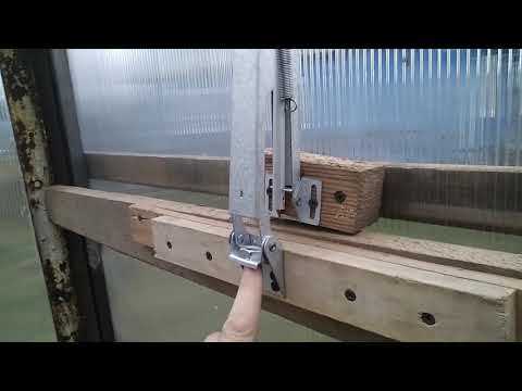 Установка проветривателя теплицы с Али экспресс на большие окна.