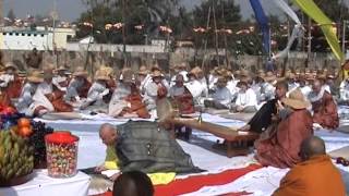 preview picture of video 'Korean Temple, Sravasti, India. Buddha statue installation ceremony 기원정사 천축선원 부처님 봉불식 3/8'