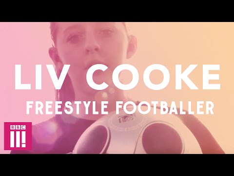 Amazing 17 Year Old Female Football Freestyle Prodigy
