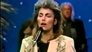 The Trio Emmylou Harris, Dolly Parton, Linda Ronstadt To know Him Is To Love Him