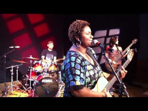 Ellen Oléria e Pret.utu, Ébano