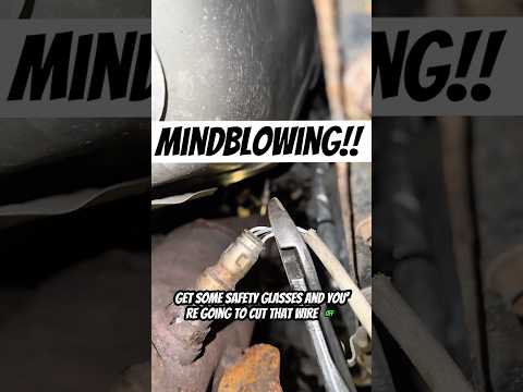 Mechanic’s Secret Hack for Stuck O2 Sensors! 🔧 #mechanic