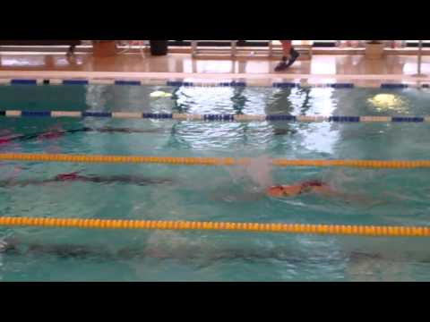 Ellen simmar 50m fjärilsim