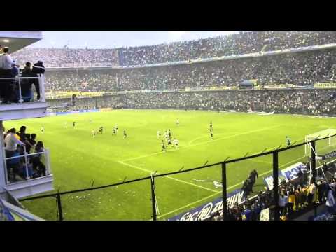 "Las Gallinas son Así Boca vs riBer 5/5/13" Barra: La 12 &bull; Club: Boca Juniors &bull; País: Argentina