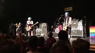 NOFX - We March To The Beat Of Indifferent Drum (Paris 17/08/2019)