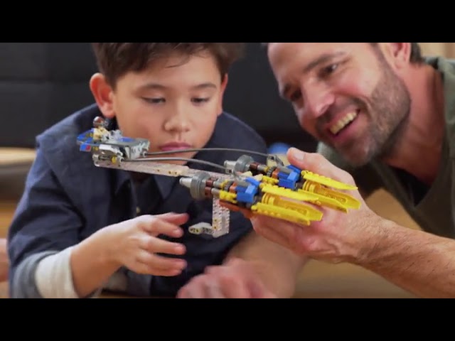 Vídeo relacionado con LEGO - Star Wars Vaina de Carreras de Anakin Edición 20 Aniversario, Juguete de Construcción de Nave de Carreras de Skywalker del Episodio I, Incluye Minifigura de Luke Skywalker (75258)