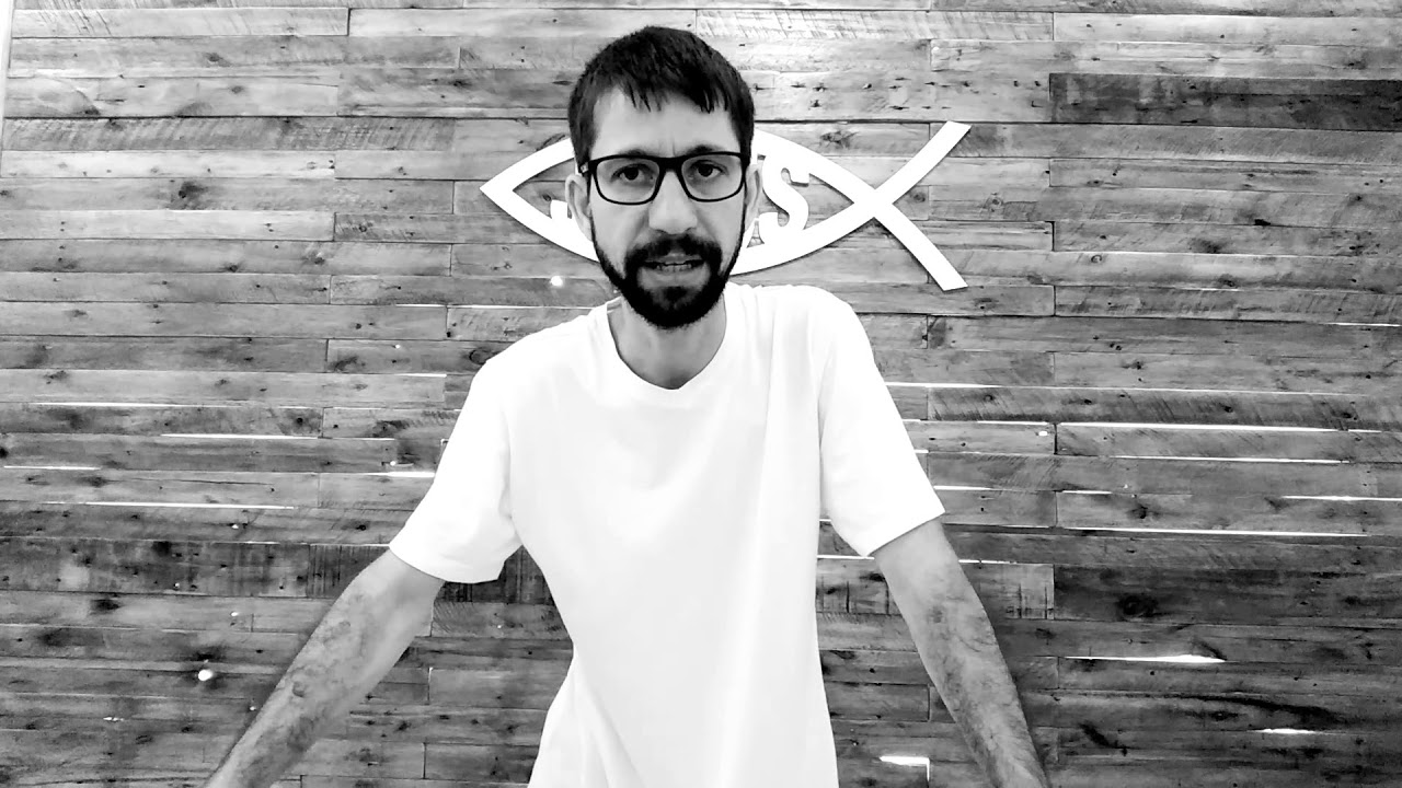 Por que Eliseu amaldiçoou aqueles rapazinhos?