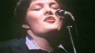 ANNA OXA UN EMOZIONE DA POCO