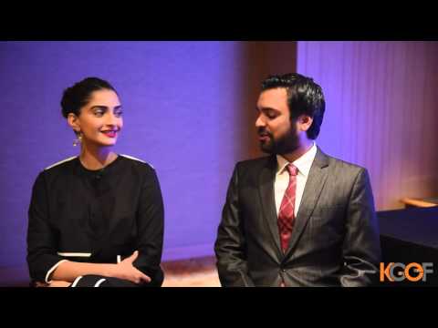 Sonam Kapoor receives I AM WOMAN women empowerment award for Neerja (Full version)