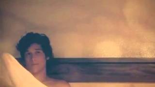 OnCue   Cigarettes and Perfume feat manicanparty