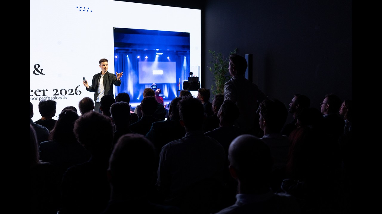 Jonas De Bruyn hosting a corporate event