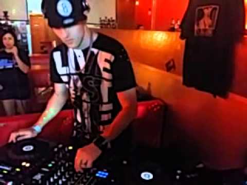 JC Hanna getting down at D'Vine Hookah Lounge WMC