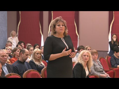 Педагогические классы и дистанционное обучение. В Мозыре прошла панельная дискуссия видео