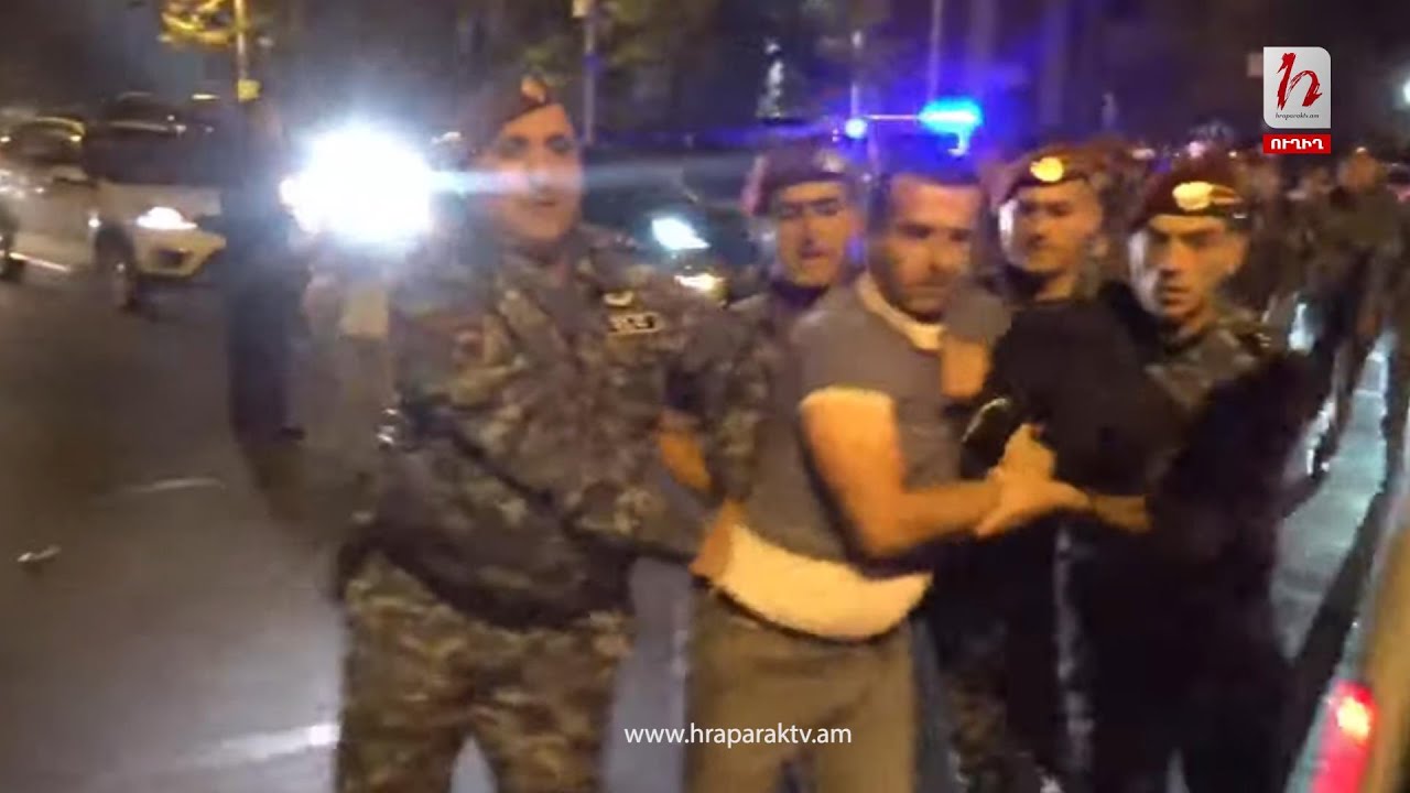 #Ուղիղ․ Բախում ոստիկանների և ցուցարարների միջև