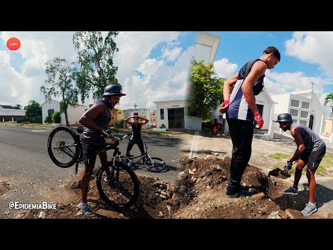 CREAMOS UN SALTO EXTREMO ¡Mira lo que pasó en el cementerio con la bici!