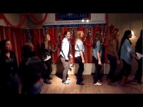 Particolare/DS Dames 3 playback op clubfeest