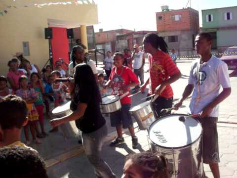 grupo levada percussão