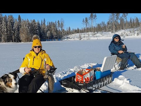 Icefishing 🎣 in the Ragunda valley, Jämtland, Sweden