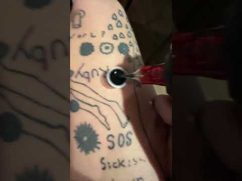 Person tattoos himself every day for 500 days in a row!