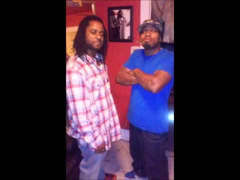 NO NAVI - YOUNG ES THE FINESSER & MACK AZZ YA BITCHS FAVORITE RAPPER