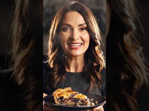 Karamelizovana pita sa crnim lukom i sirom – šuškava pita za uživanje 🥧✨