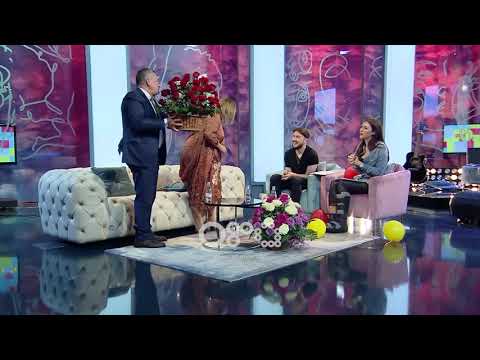 Dite e Re - 45 trëndafila për aq vite martesë, surpriza për Shën Valentin