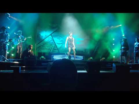 Rock steady by Jessica Folcker in the Motown show