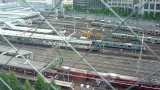 preview picture of video 'View of Trains from Toyoko Inn in Shinagawa'