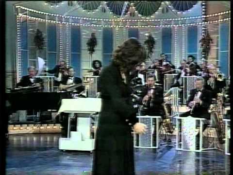 Anna Maria Kaufmann singt ein medley aus Candid, dem Phantom der Oper und Westsidestory