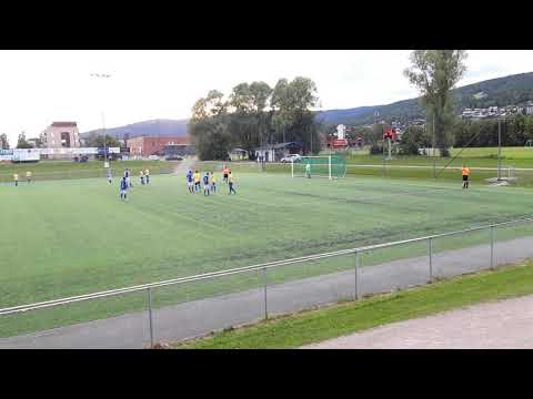 Åssiden IF kaptein Mads Westlie Gundersen scorer på straffe på 2. forsøk mot Birkebeineren