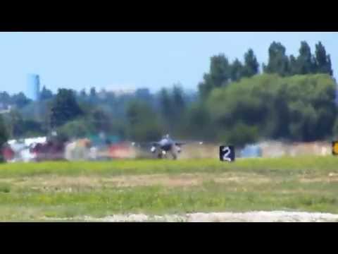 Four General Dynamics F-16C Fighting Falcons Take Off From KLMT On Runway 14