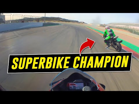 Ich fahre gegen einen SUPERBIKE CHAMPION! 😯