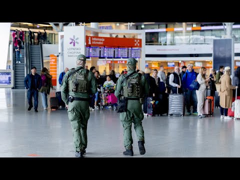 Bezpieczna majówka na lotnisku Chopina w Warszawie