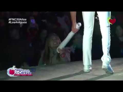 Abel Pintos sube a un fan que canta igual a él