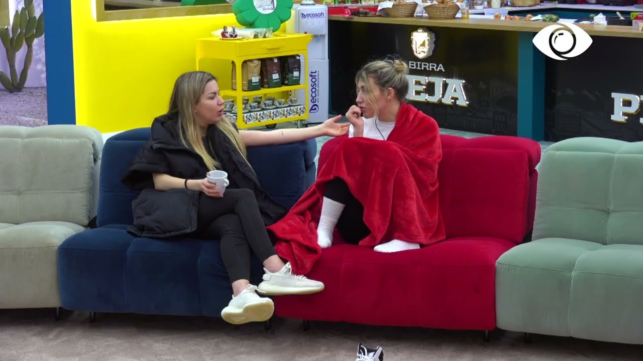 Antoneta bisedon me Fotininë: Del Shpati!