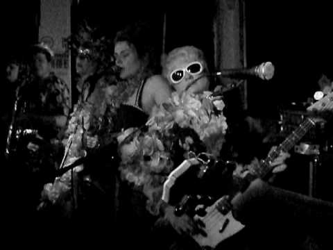Kinky Judge Judas - The Deptford Beach Babes - Bird's Nest, Deptford. 28 May 2010.