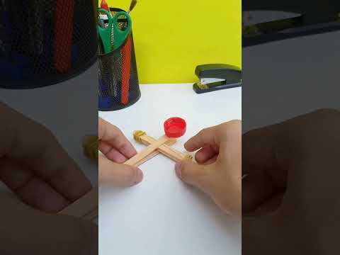 Vídeo - Como fazer uma mini catapulta de palitos
