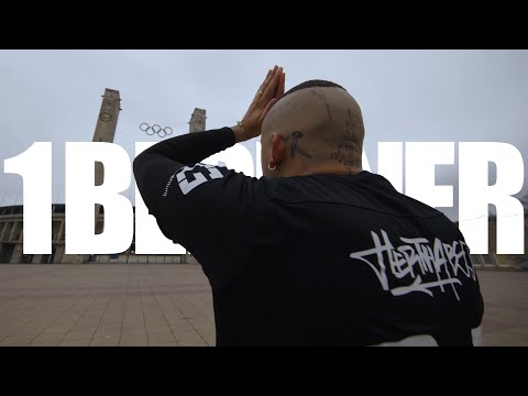 MCR-T - 1 Berliner (Official Video)