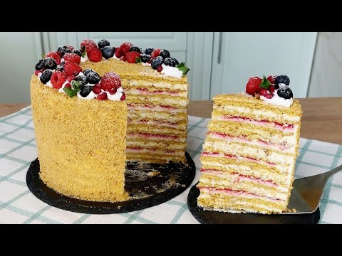 The tastiest Medovik, made of layers with honey and sour cream.