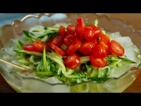 涼拌黃瓜湯(大腸國：오이냉국) (Cold Cucumber Soup (Oi-naengguk: 오이냉국))