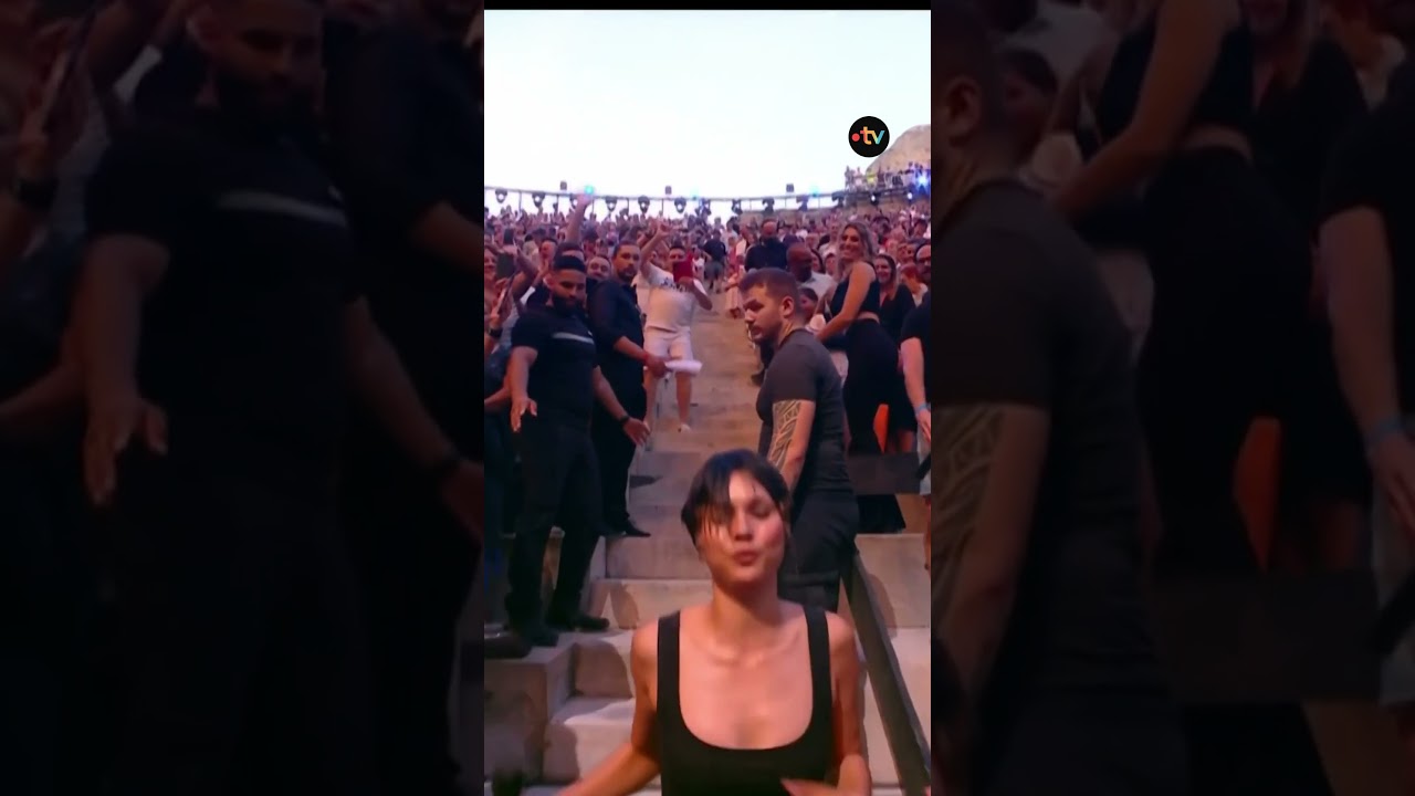Miniature de la vidéo Miki fait chanter le public de la Fête de la musique ! du film La Fête de la Musique à Orange