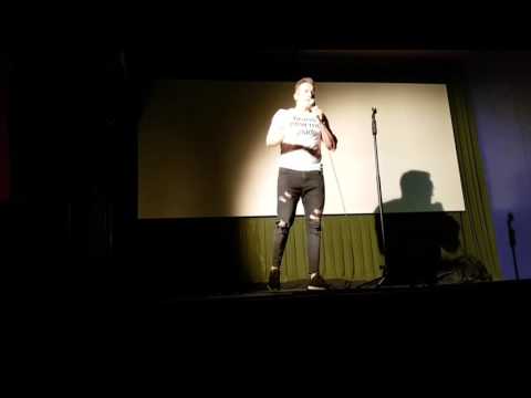 Denis Džejson Stand Up #4 - O Simoni Gotovac, Vučiću i mom kvartu!